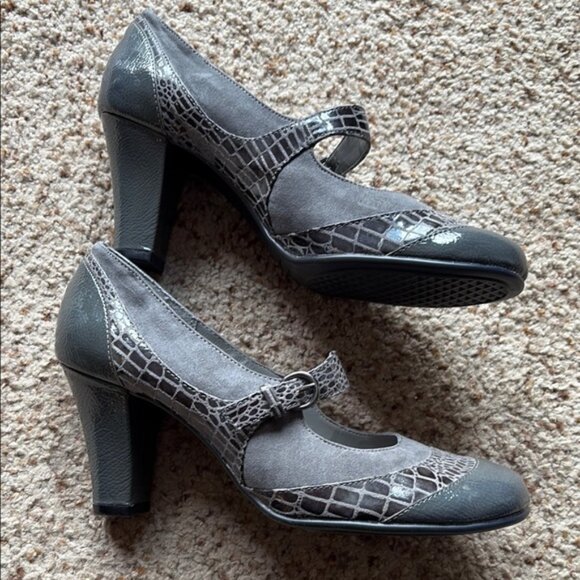 Aerosoles Elegant Gray Mary Jane Heels size 10 - Picture 2 of 7